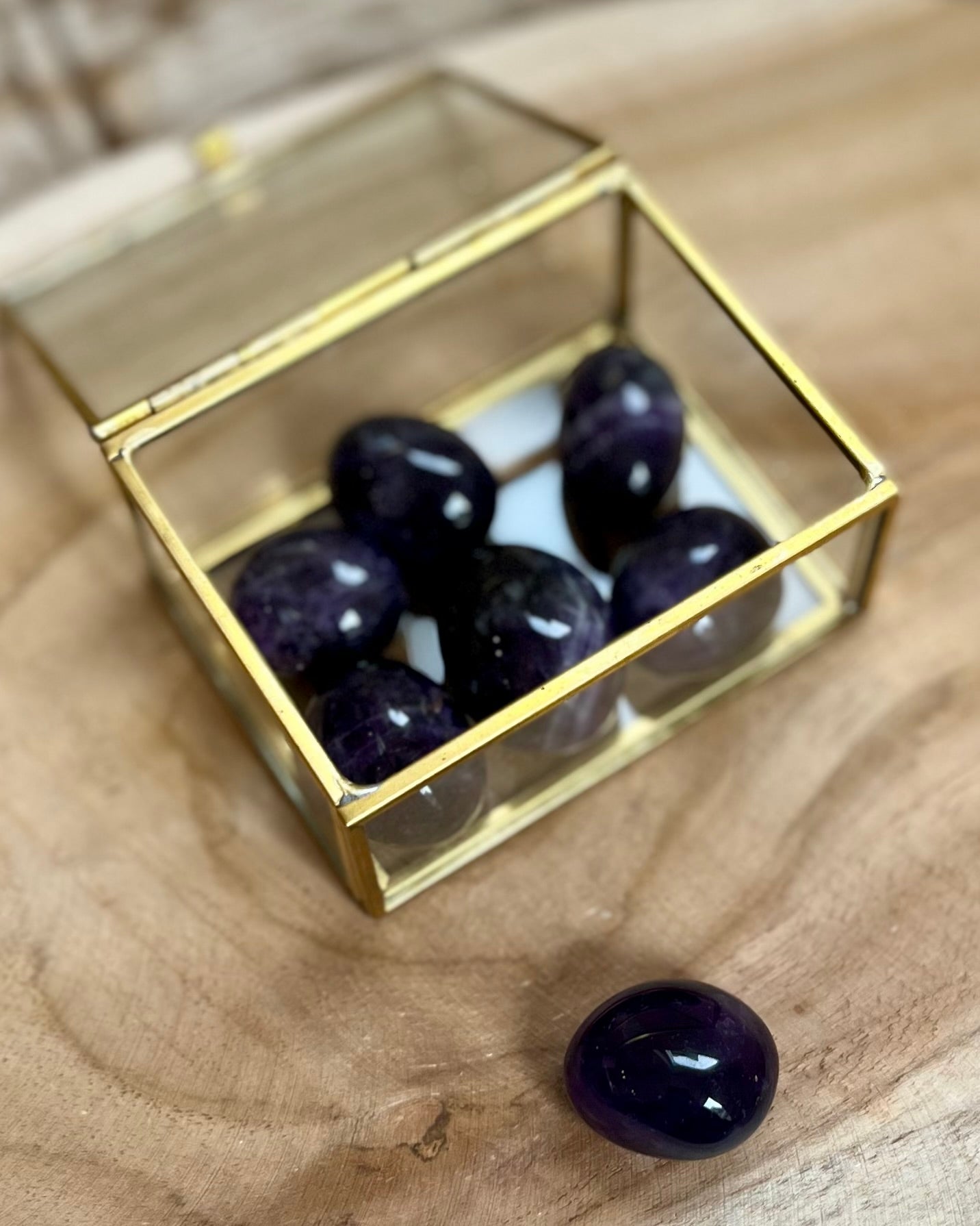 Amethyst tumbled stone A extra quality