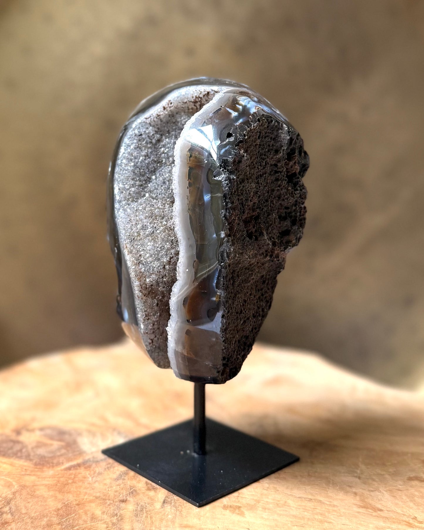 Agaat geode op standaard