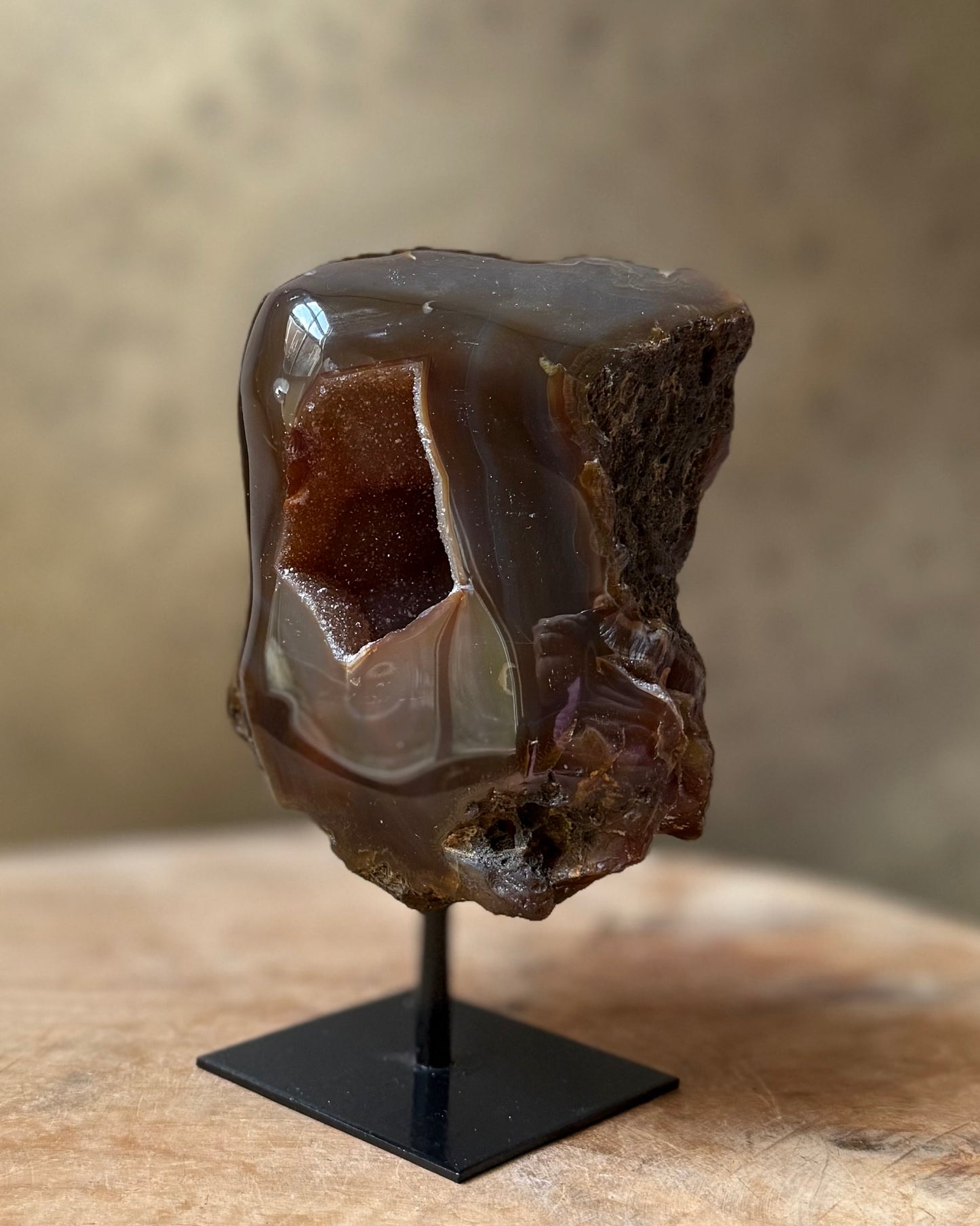 Agaat geode op standaard