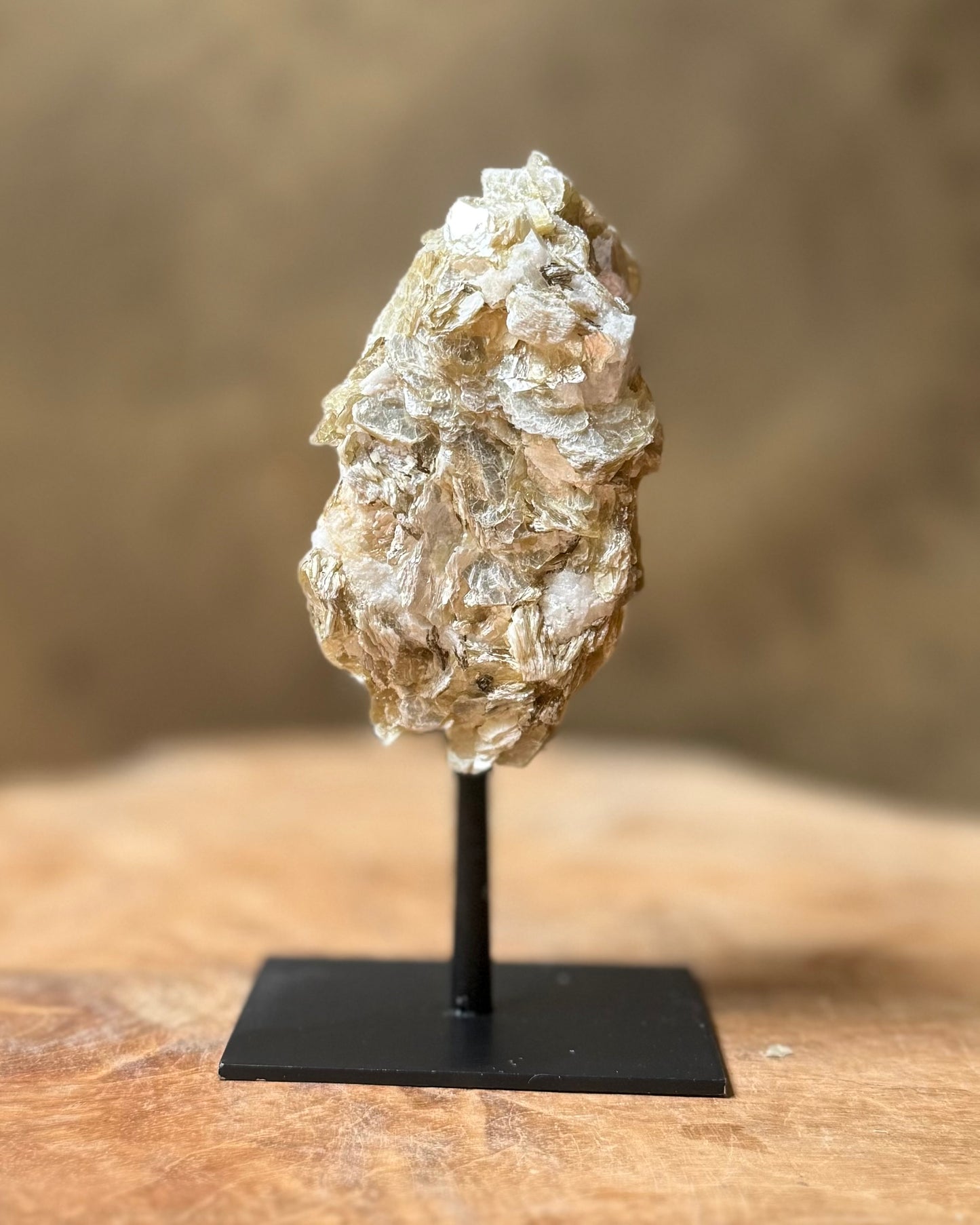 Gouden Mica op standaard