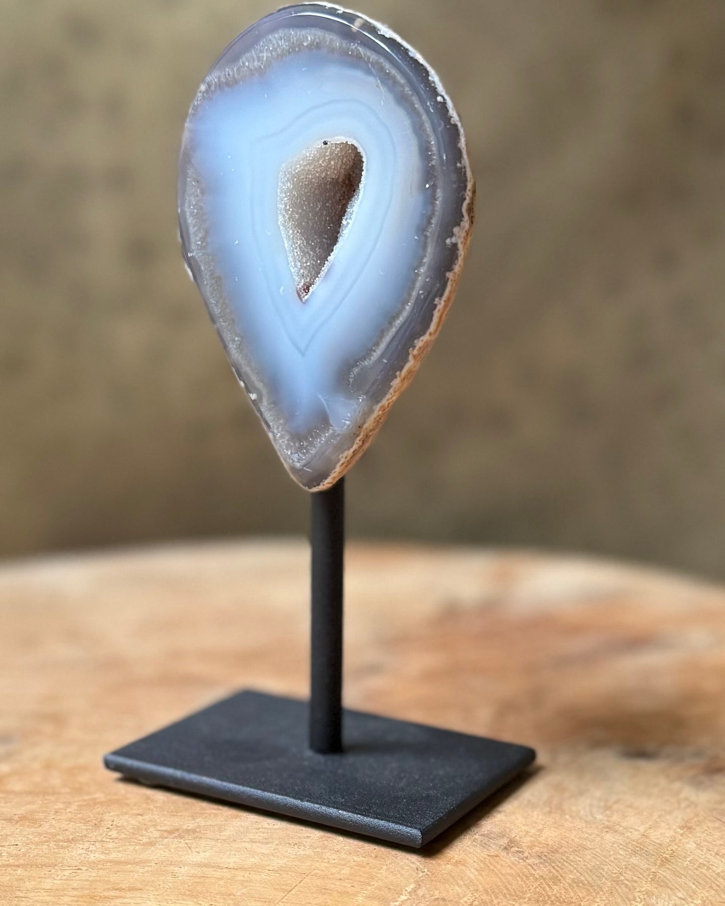 Agaat geode op standaard