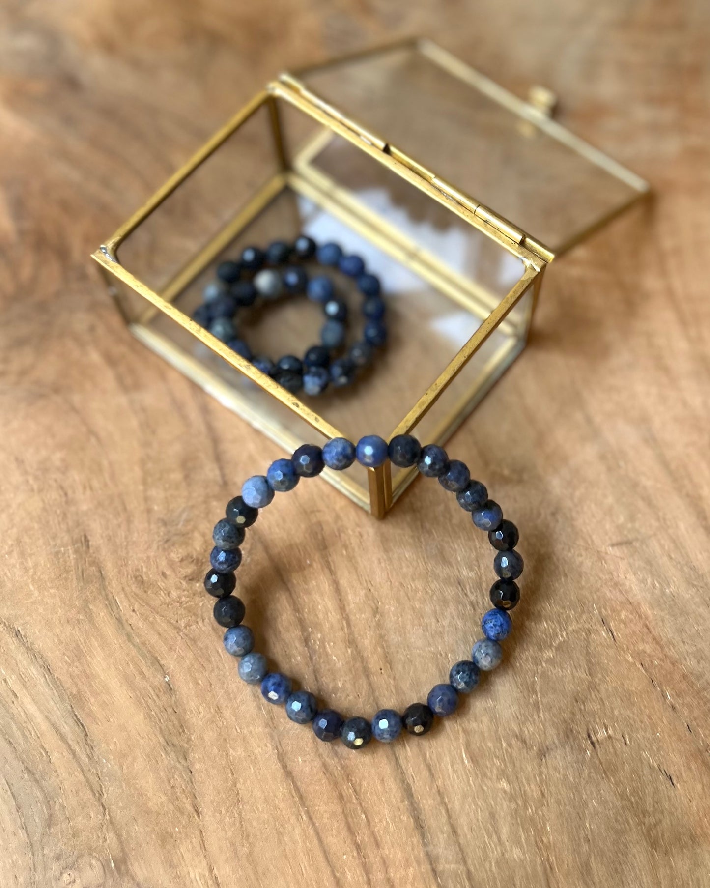 Dumortierite facet cut bracelet 6 mm