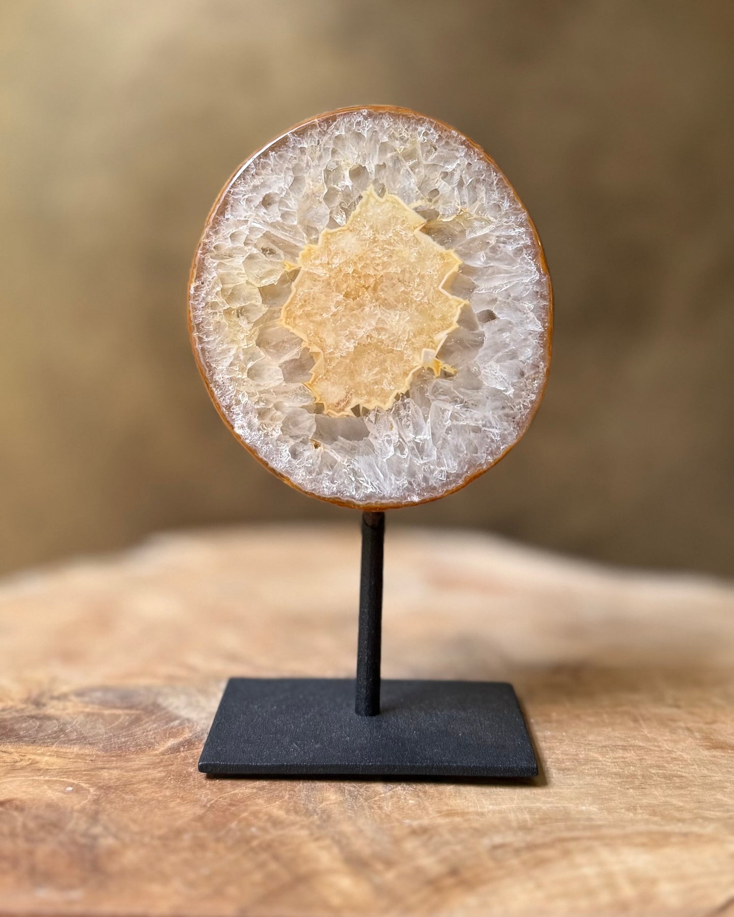 Agaat geode op standaard