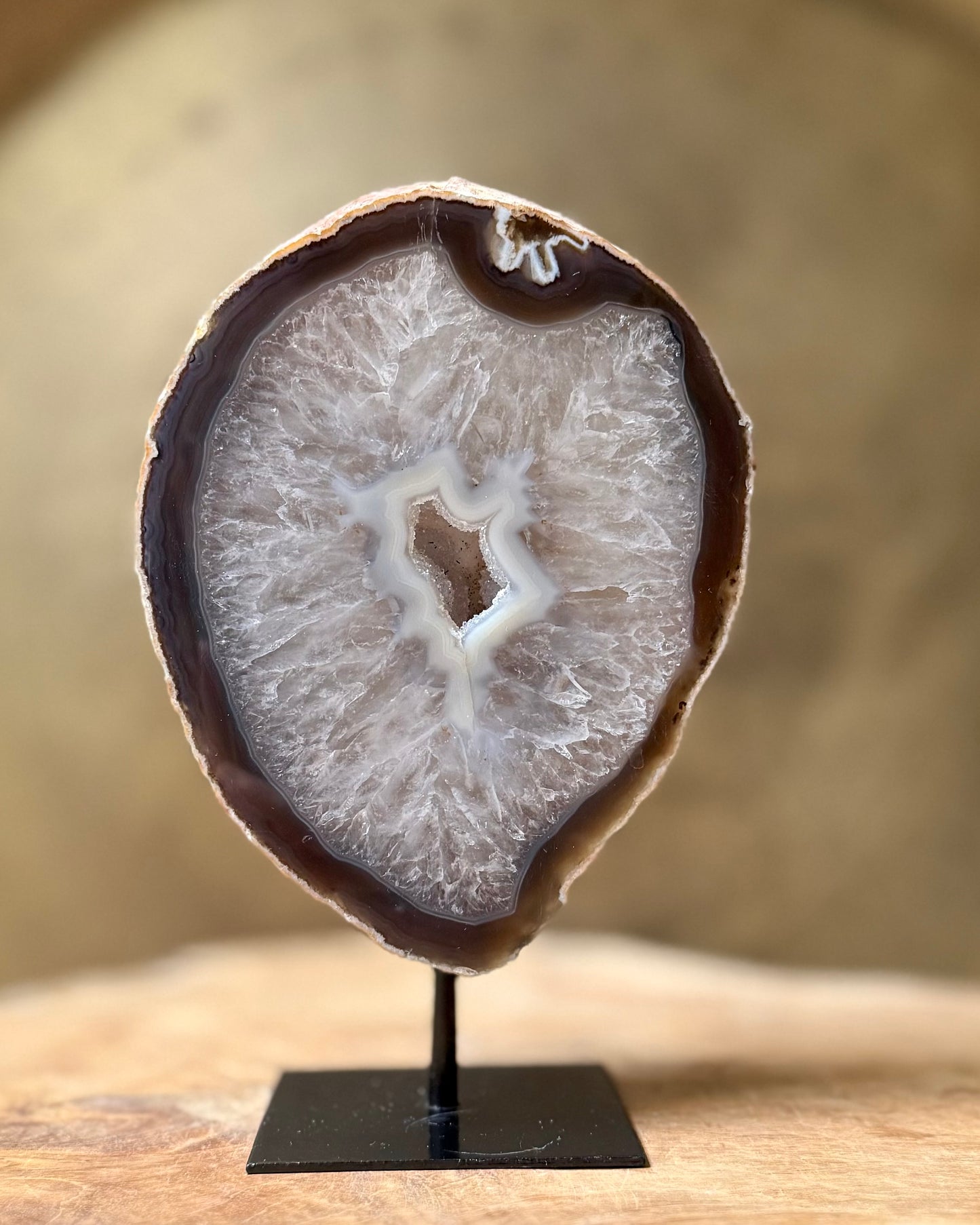Agaat geode op standaard