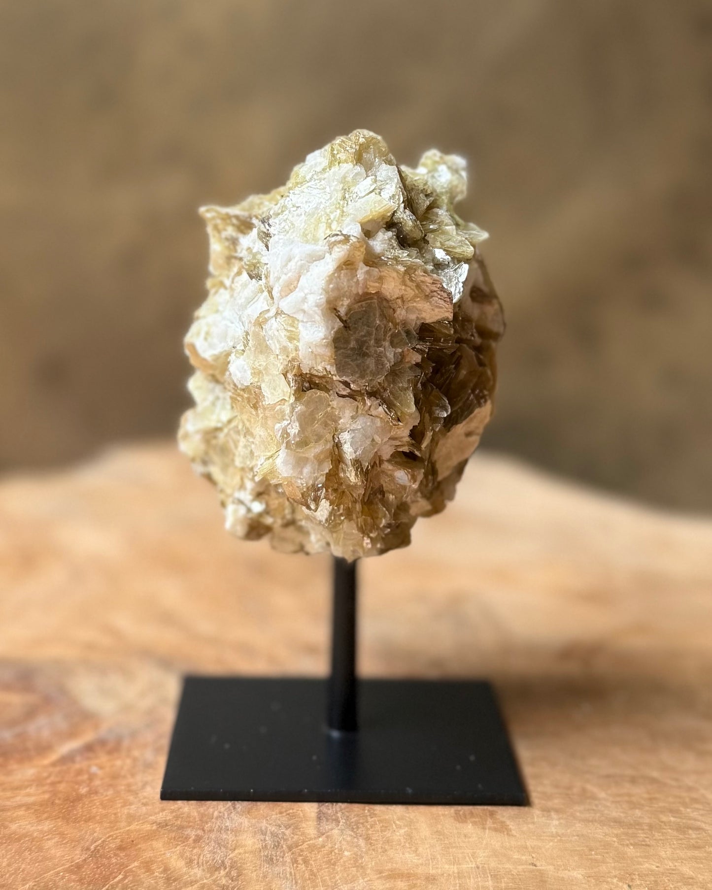 Gouden Mica op standaard
