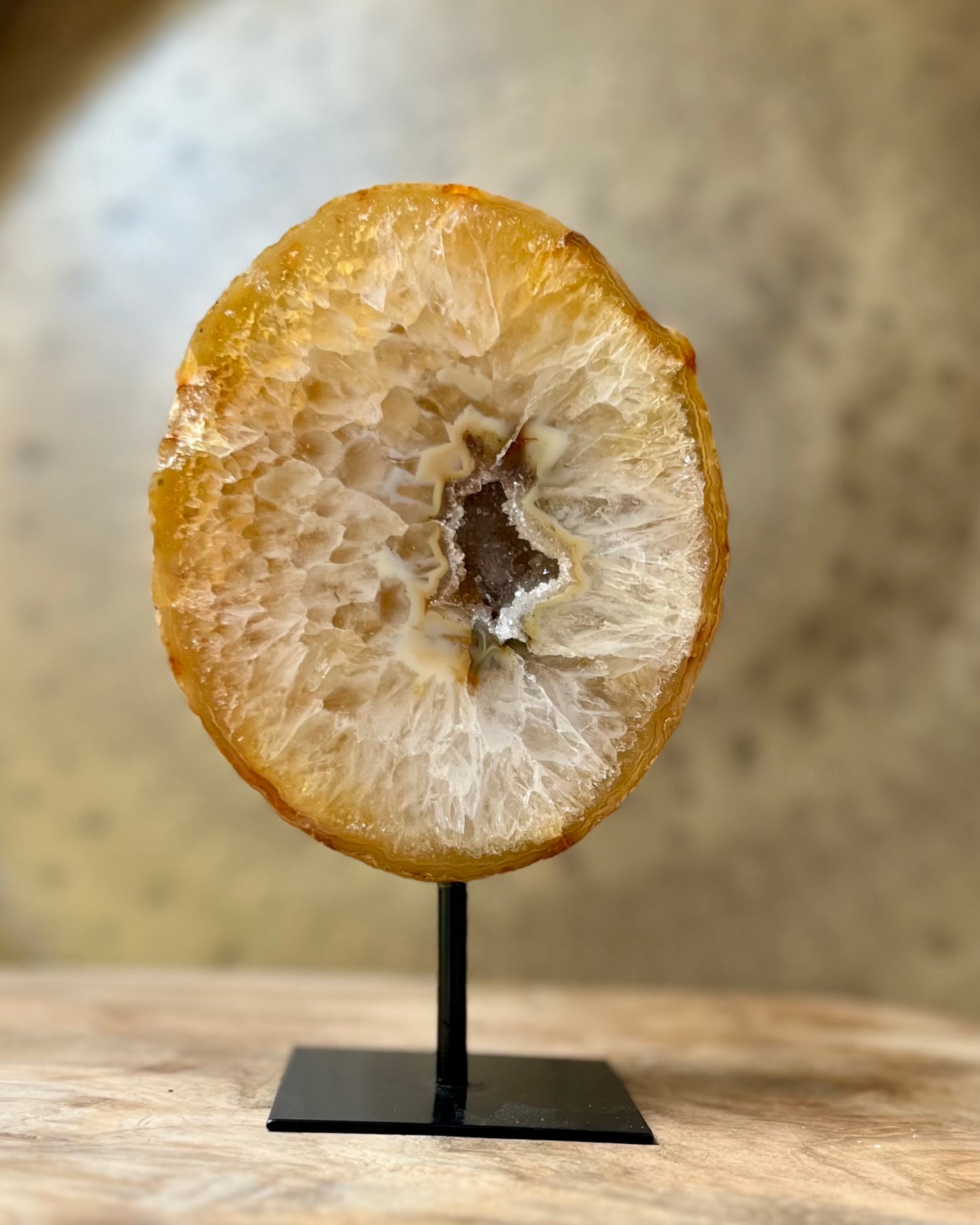 Agaat geode op standaard