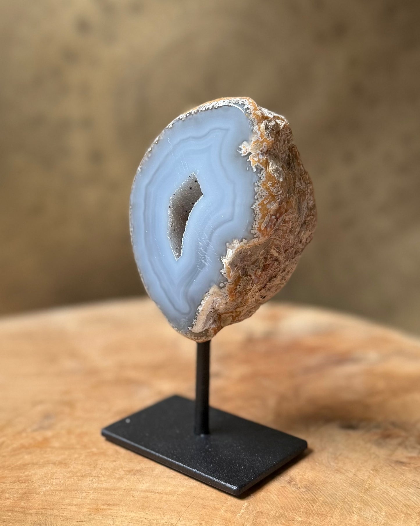 Agaat geode op standaard