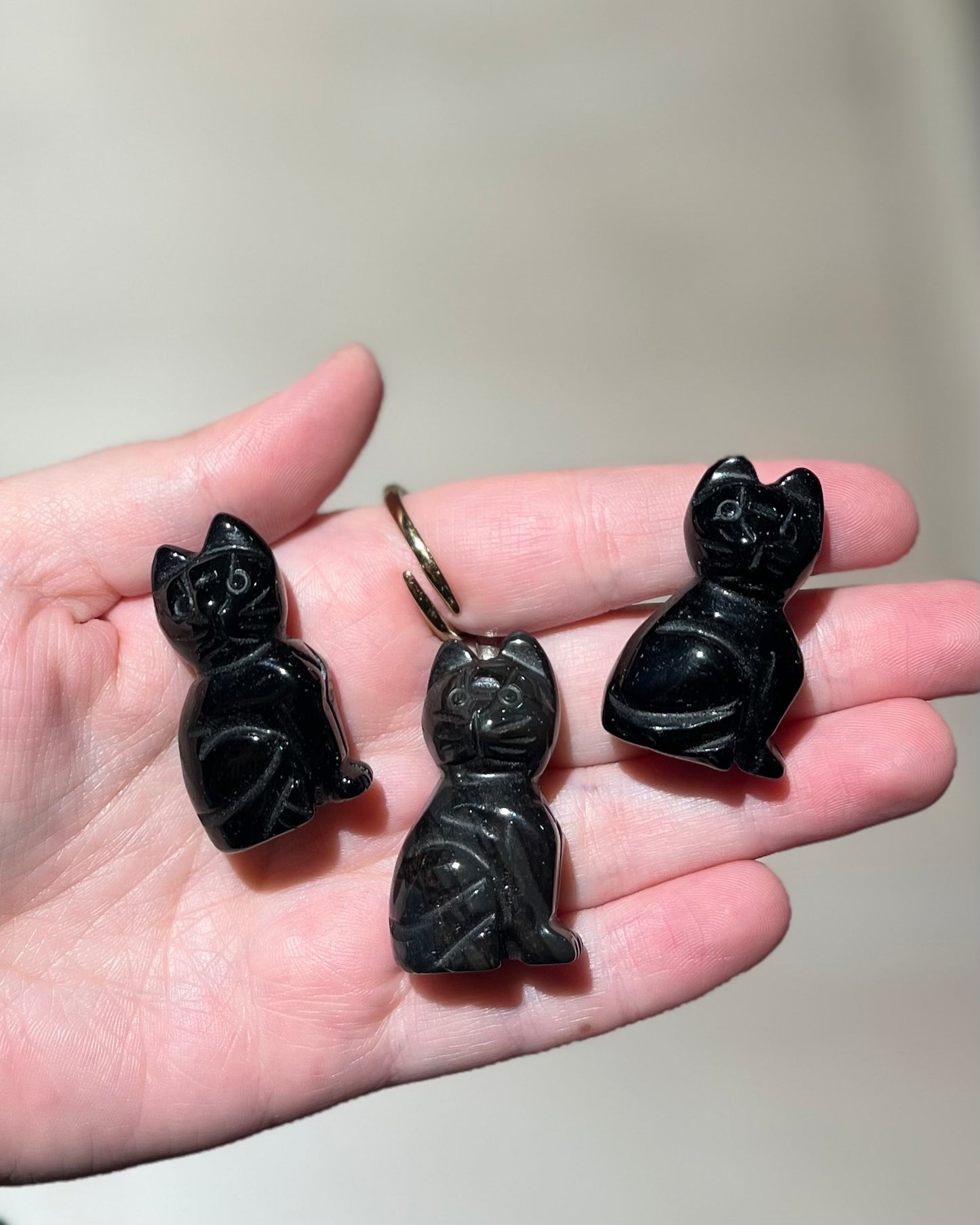Cat carving Rode Jaspis