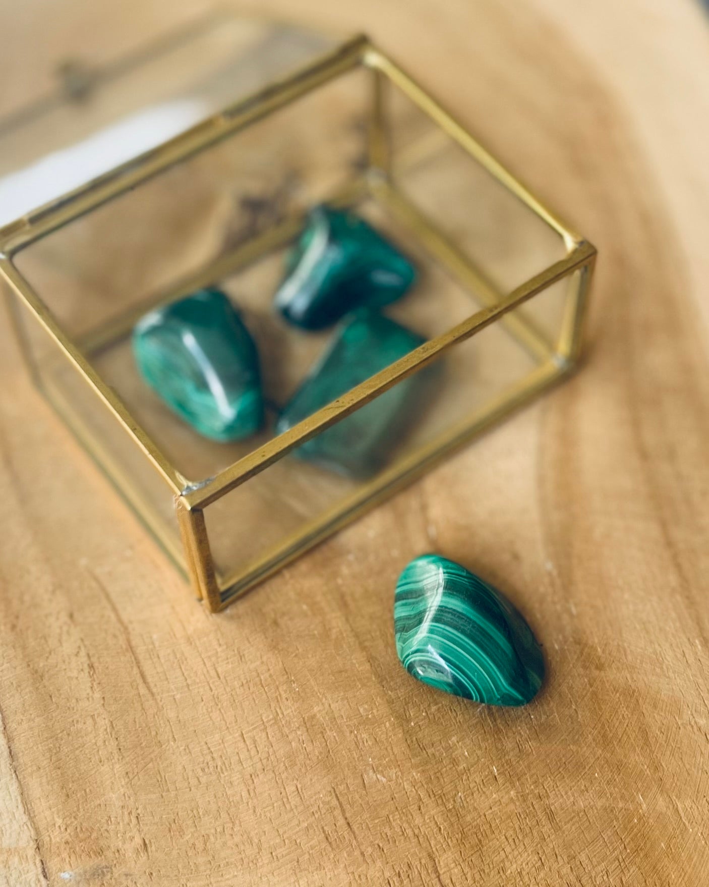 Malachite tumbled stone