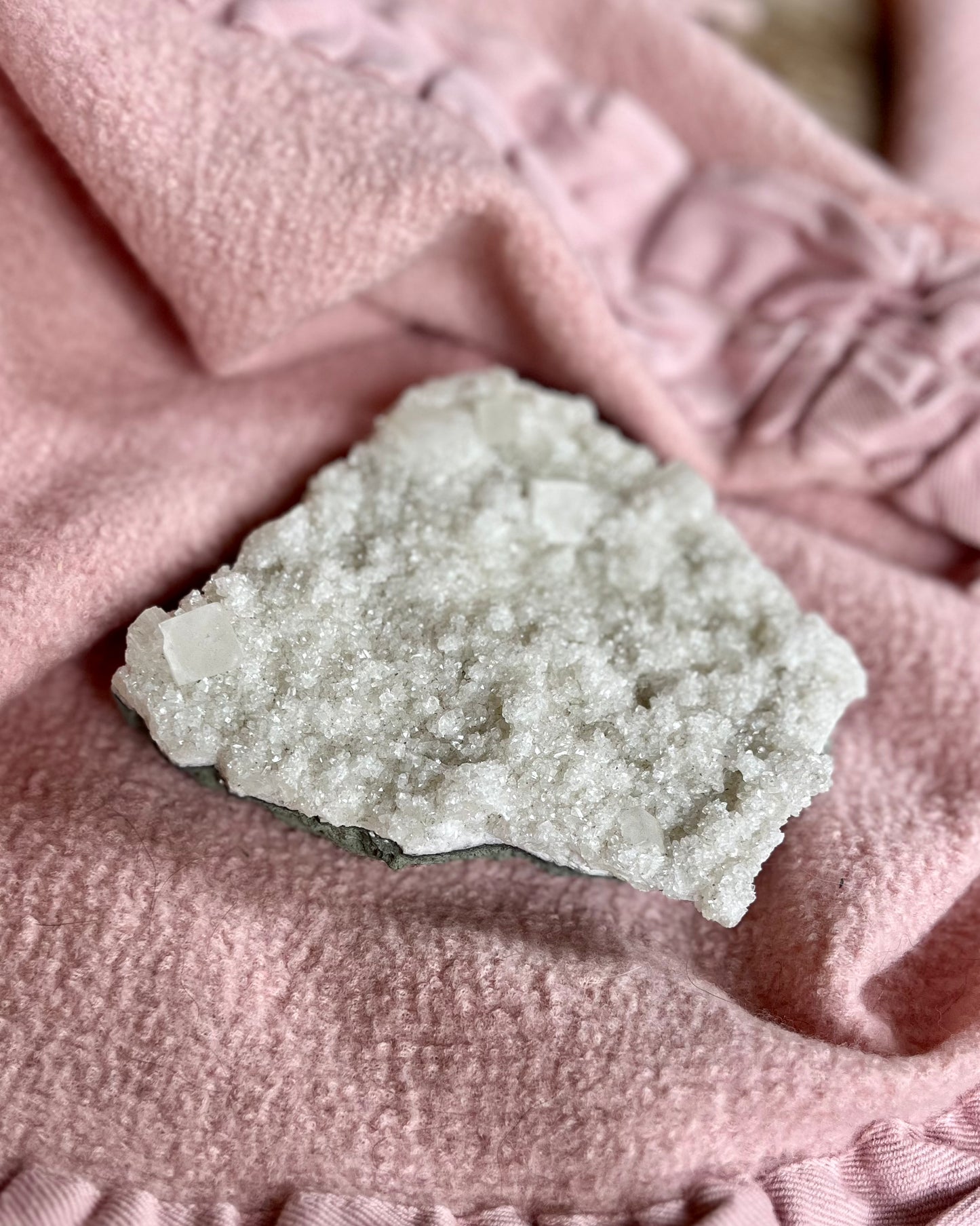 Apofyliet op Calciet