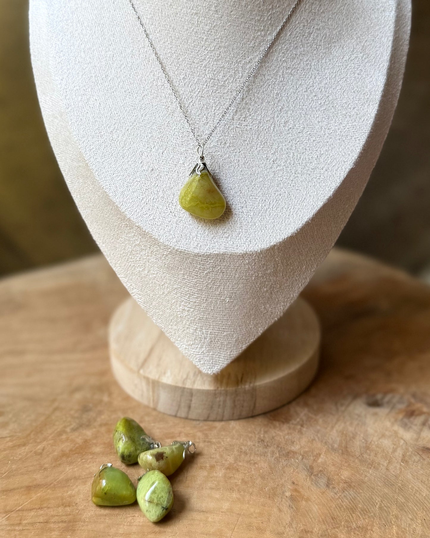 Edelsteenhanger Groene Opaal