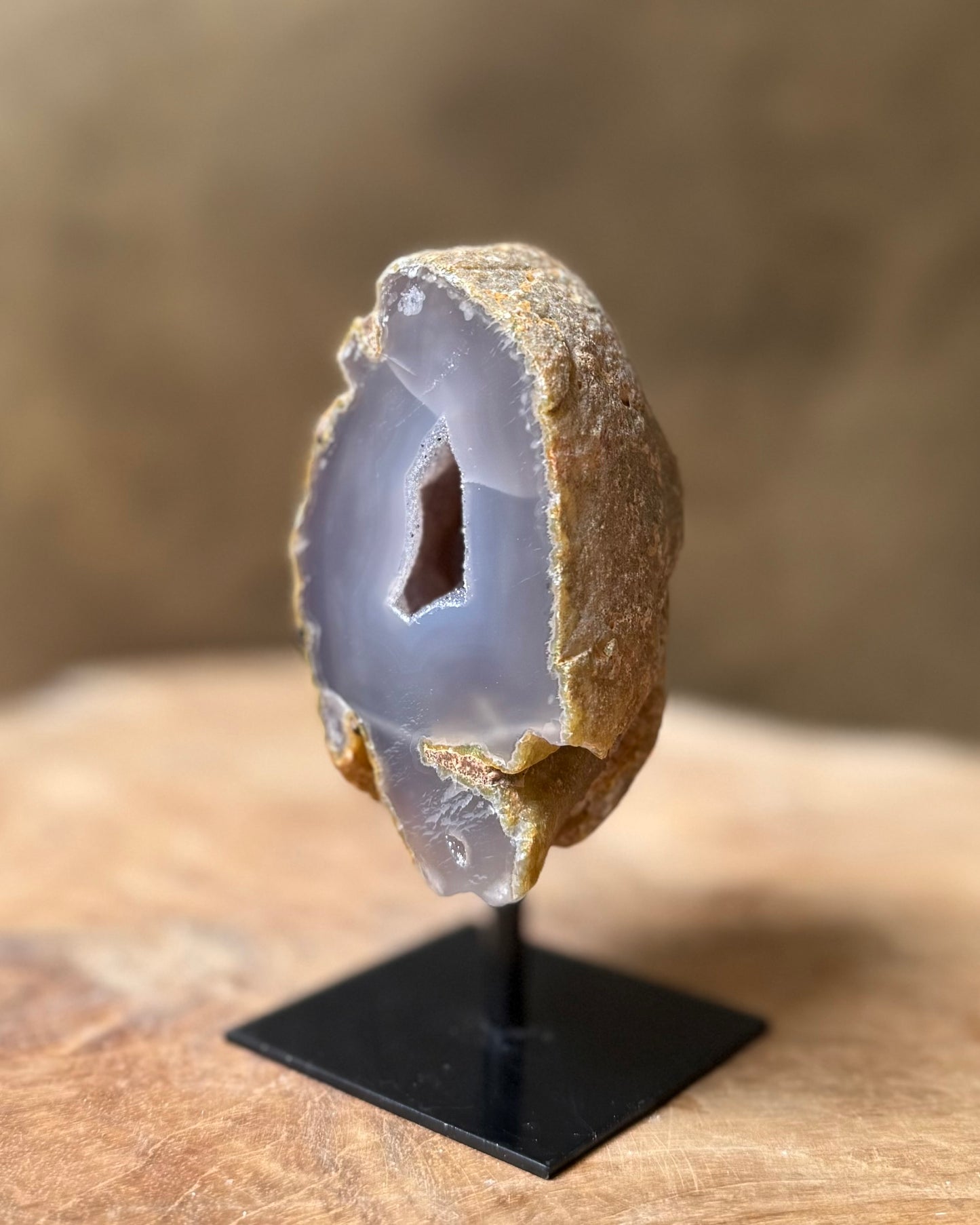 Agaat geode op standaard