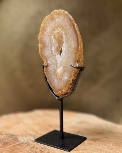 Agaat geode op standaard