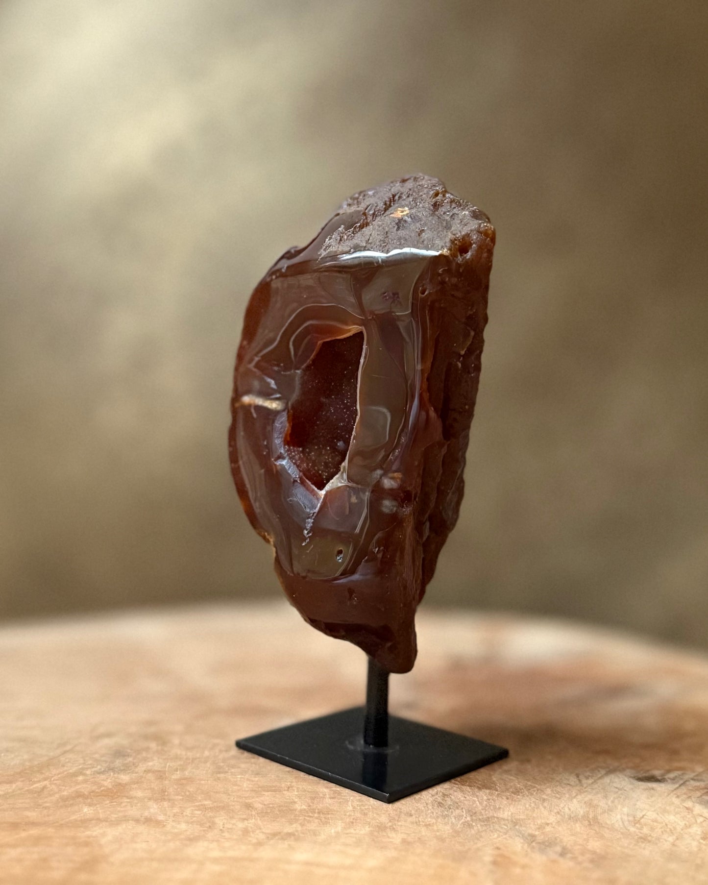 Agaat geode op standaard