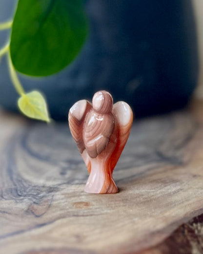 Carnelian angel 4.5 cm