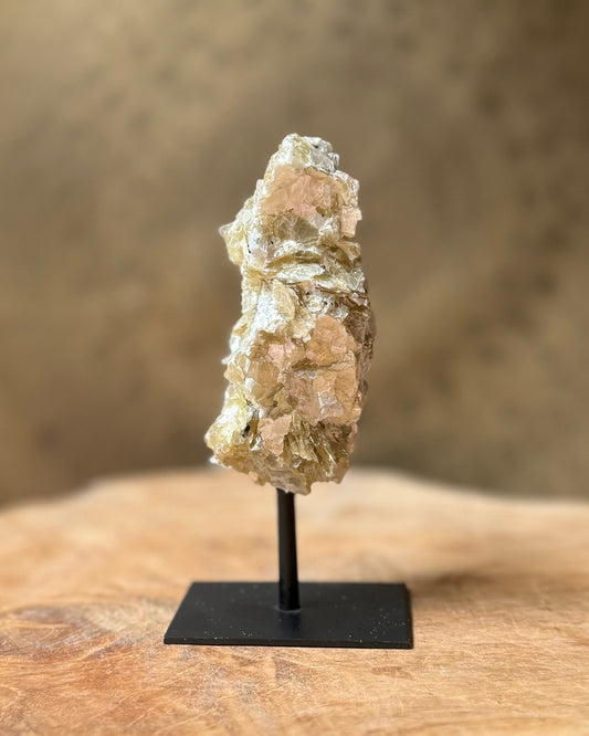 Gouden Mica op standaard