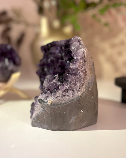 Amethyst stand large