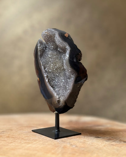 Agaat geode op standaard