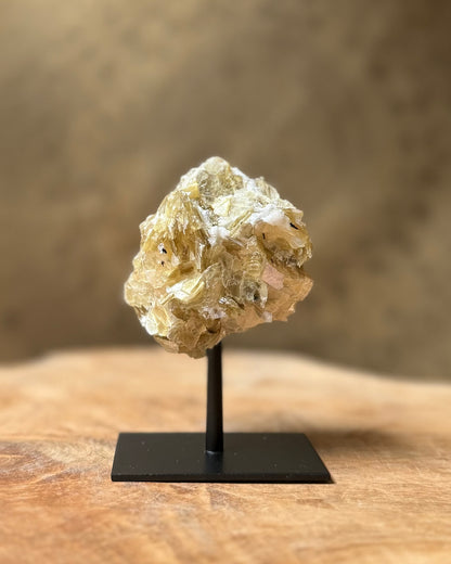 Gouden Mica op standaard