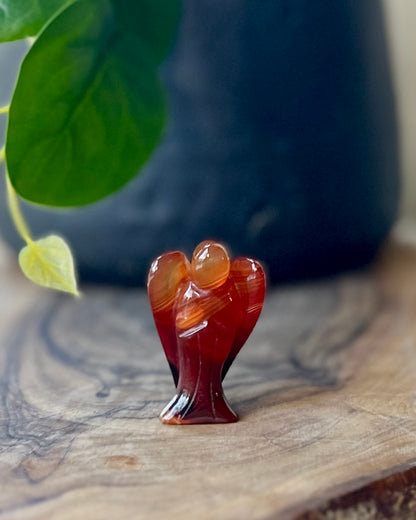 Carnelian angel 4.5 cm