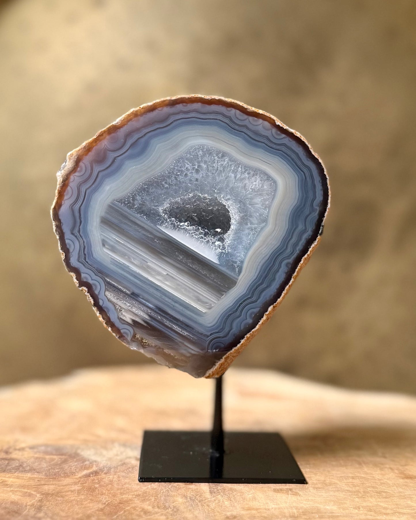 Agaat geode op standaard