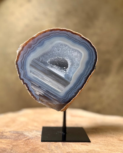 Agaat geode op standaard