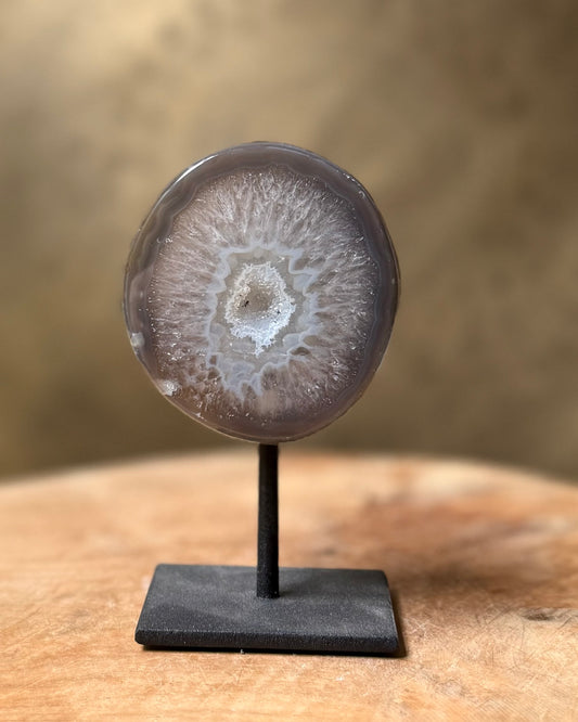 Agaat geode op standaard