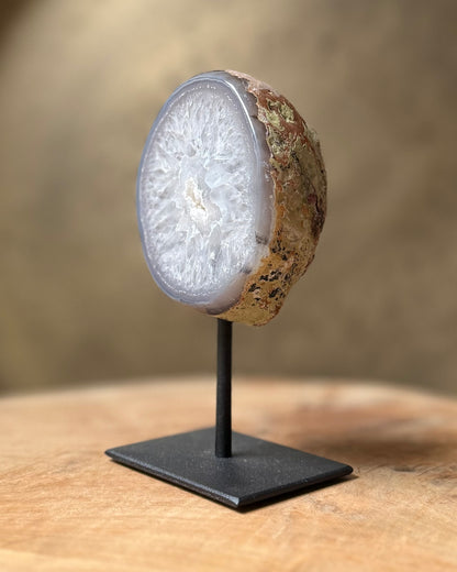 Agaat geode op standaard