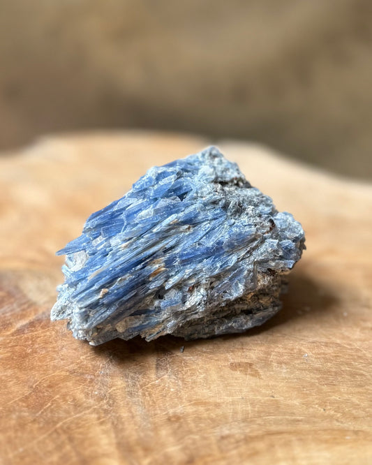 Ruw stuk Blauwe Kyaniet
