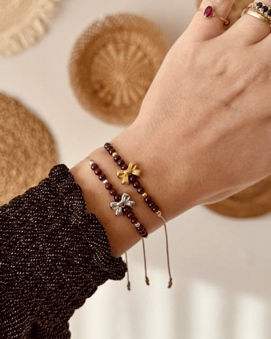 December special armbandje Granaat met strikje