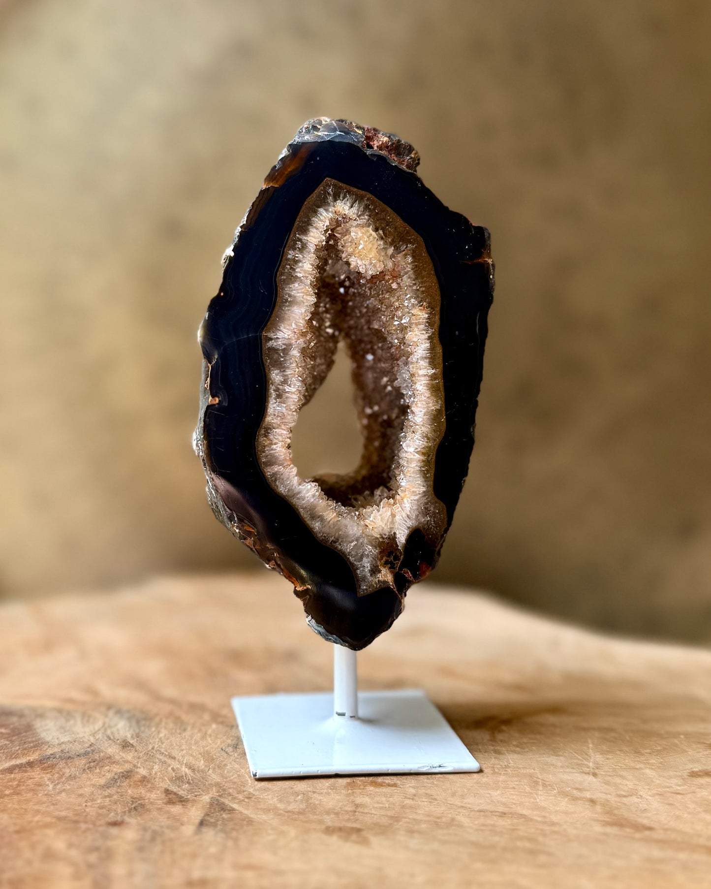 Agaat geode op standaard
