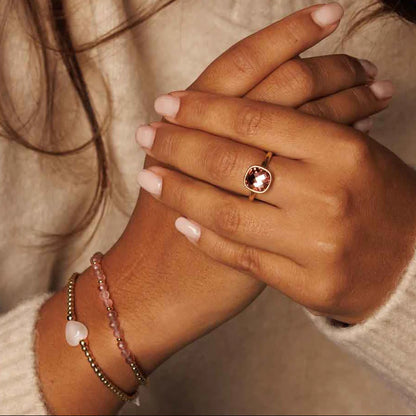 Gouden ring - roze facet kristal glassteen