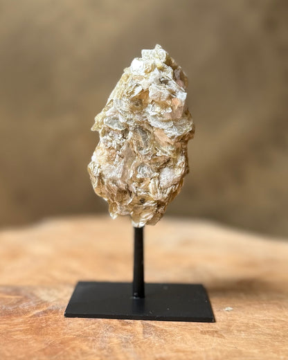 Gouden Mica op standaard