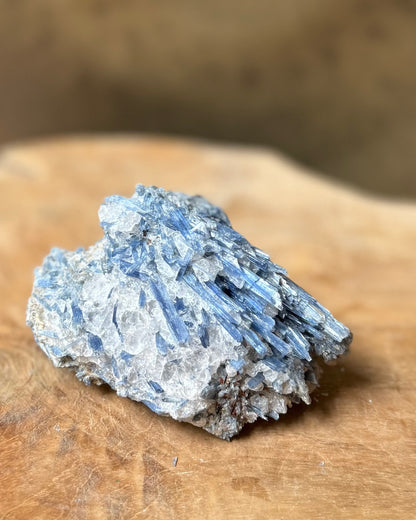 Ruw stuk Blauwe Kyaniet