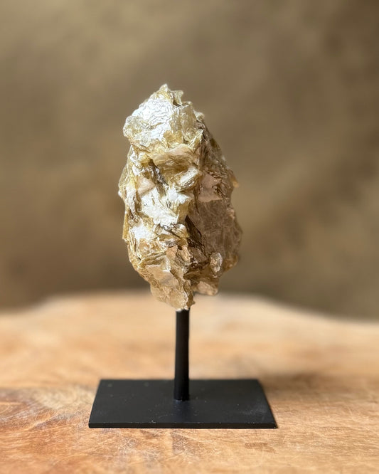 Gouden Mica op standaard