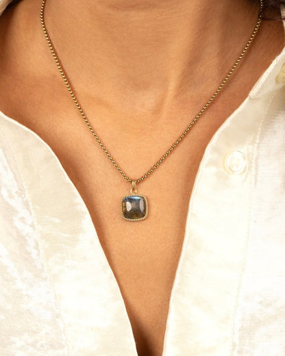 Vierkante Labradoriet ketting goud