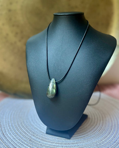 Labradorite pendant drop