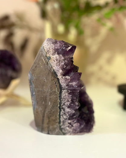 Amethyst stand large