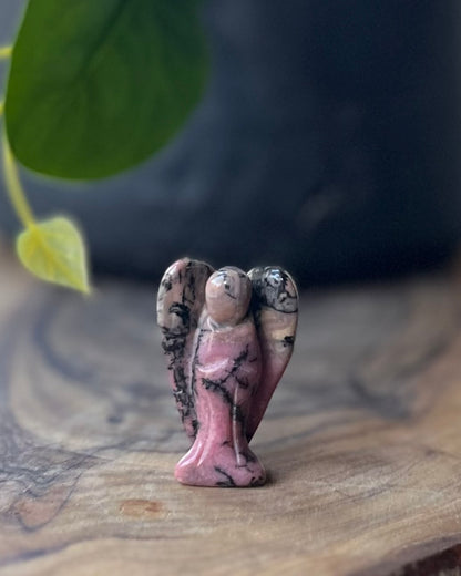 Rhodonite angel 4 cm