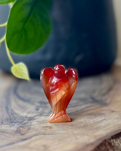 Carnelian angel 4.5 cm