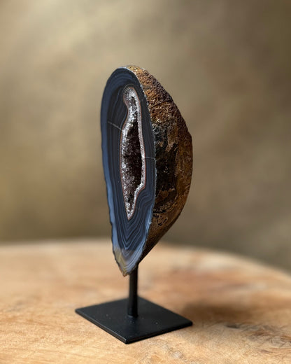 Agaat geode op standaard