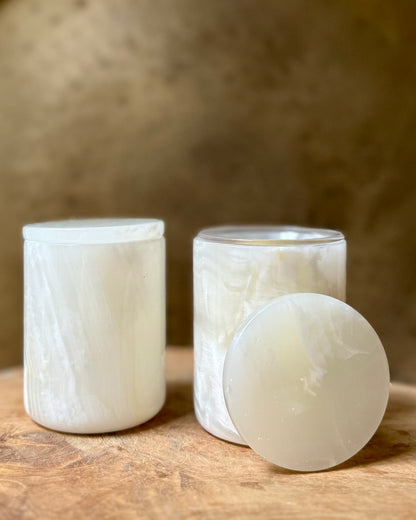 Witte Onyx pot met kaars
