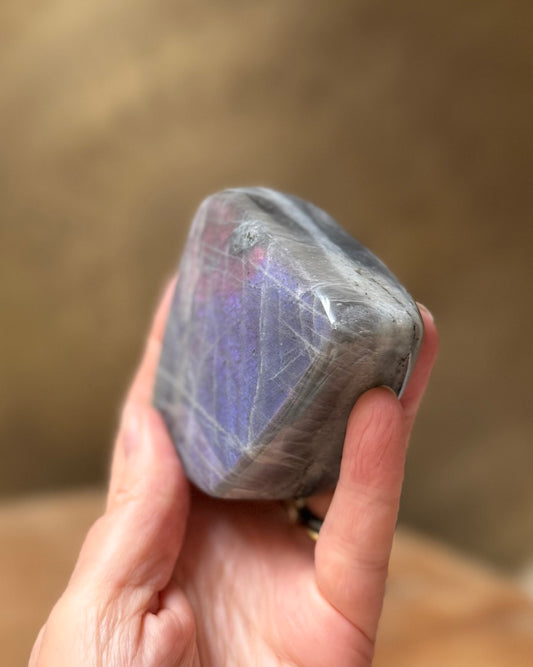 Labradoriet freeform