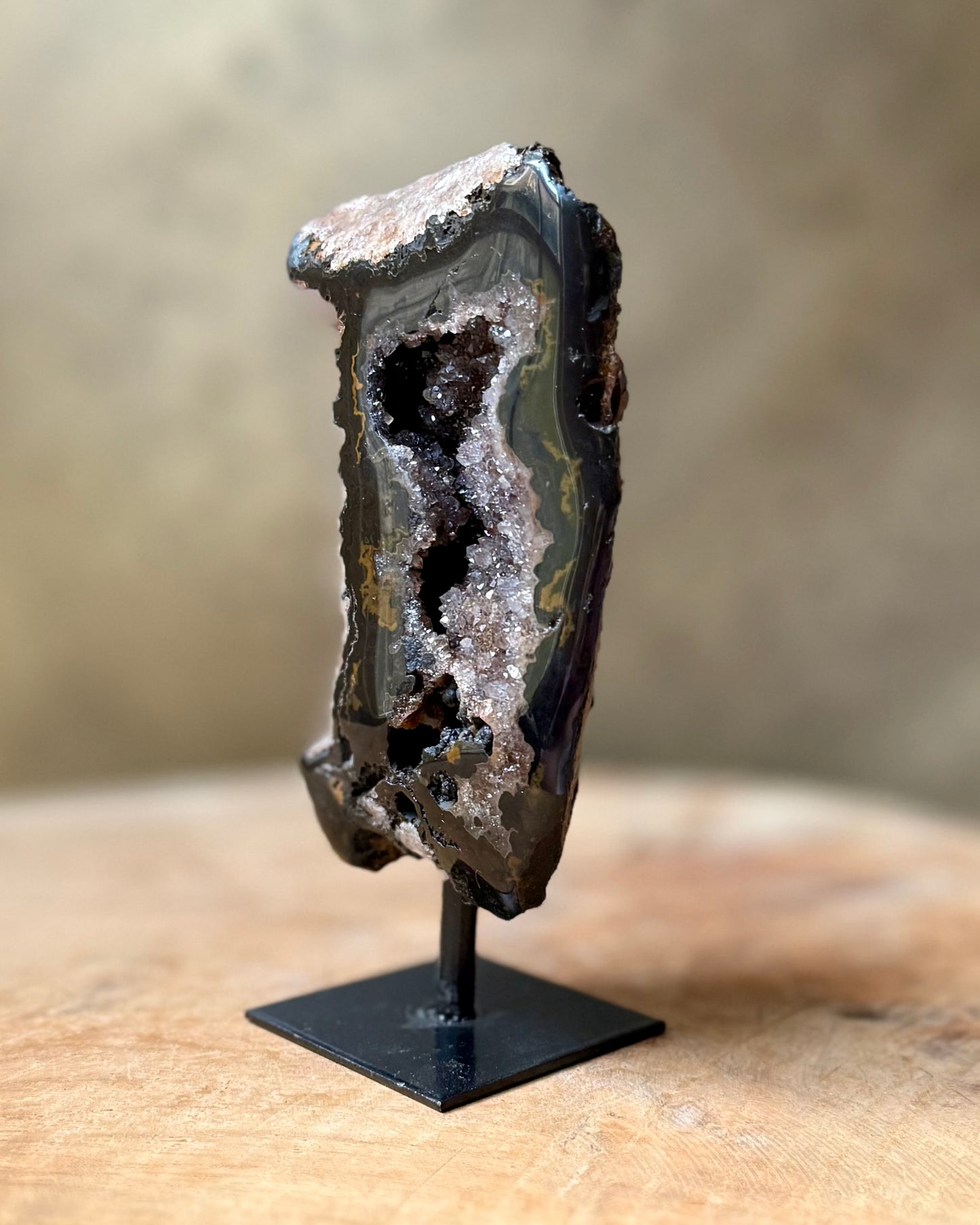 Agaat geode op standaard