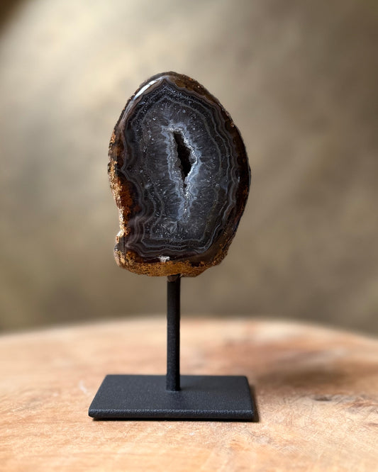 Agaat geode op standaard