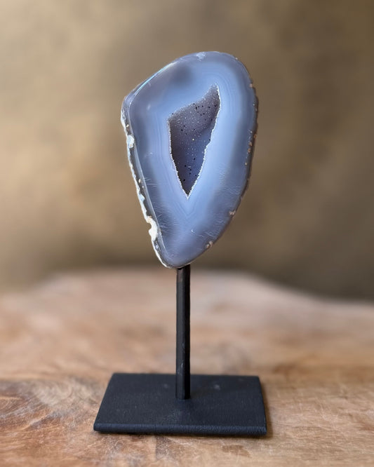Agaat geode op standaard