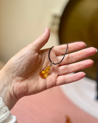 Amber pendant A quality