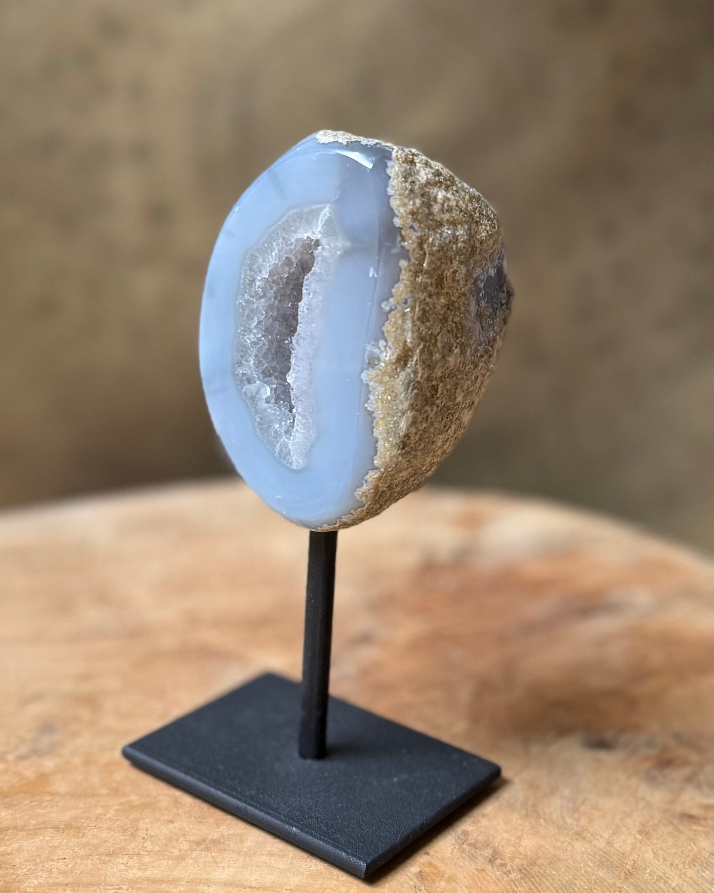 Agaat geode op standaard