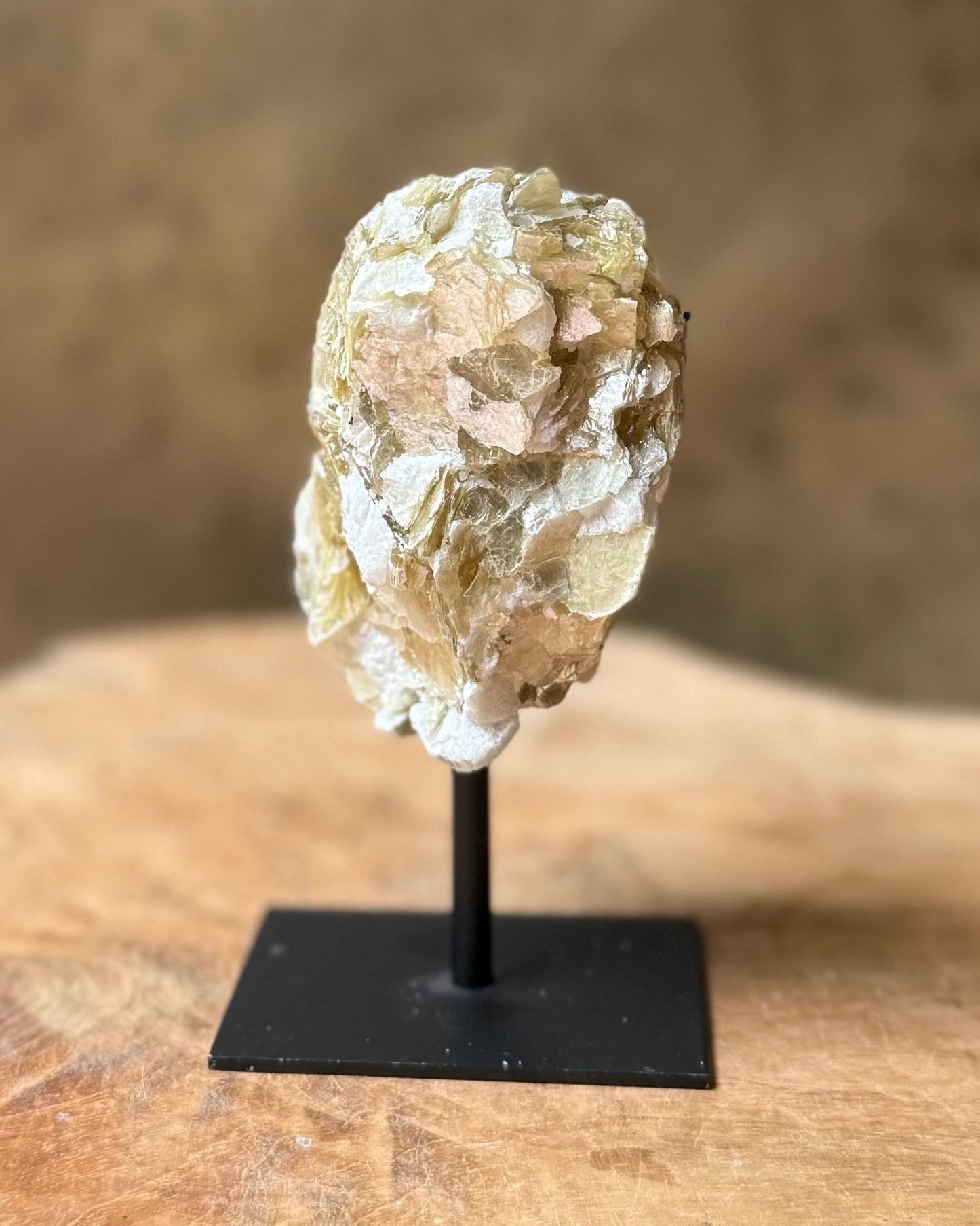 Gouden Mica op standaard