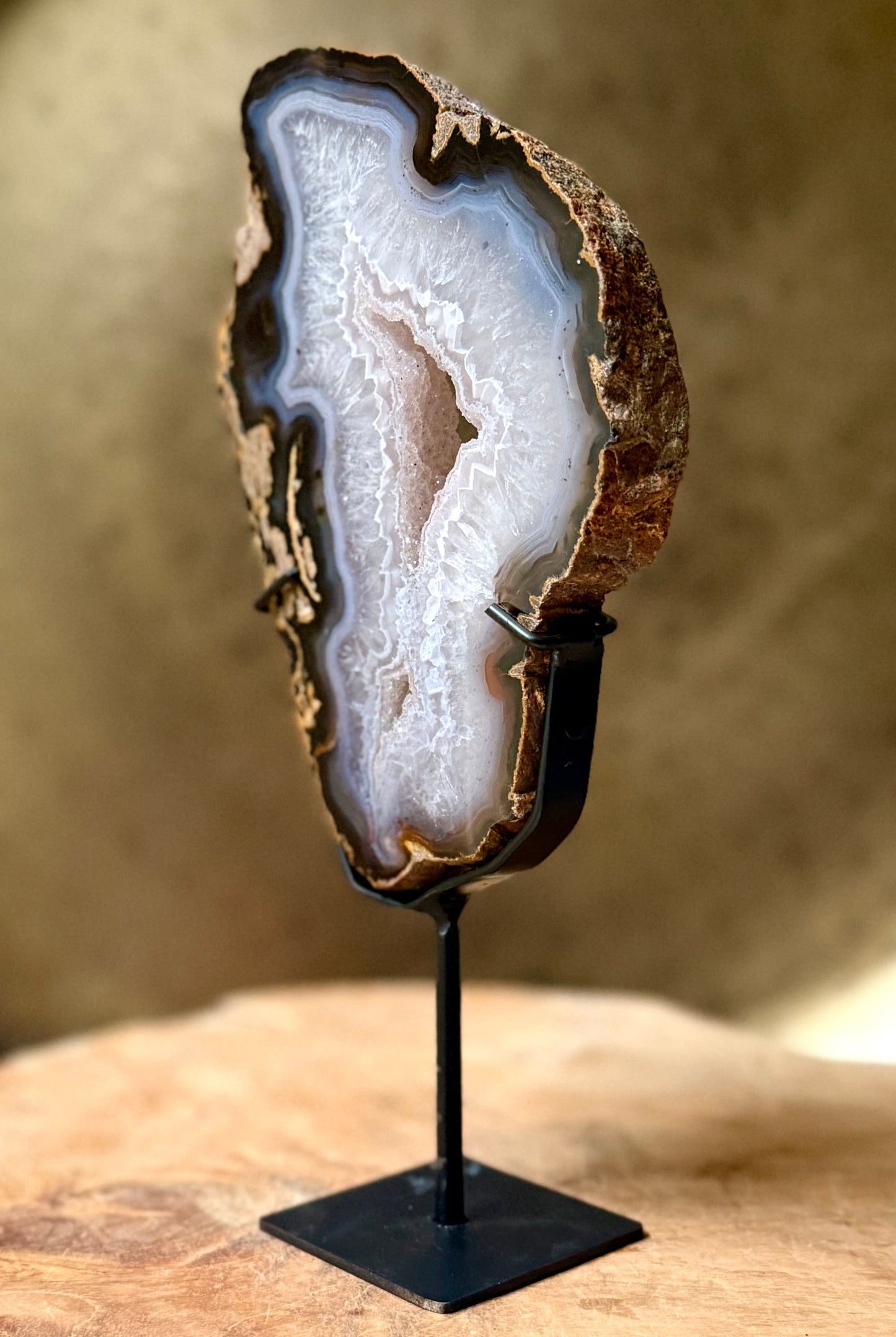 Agaat geode op standaard